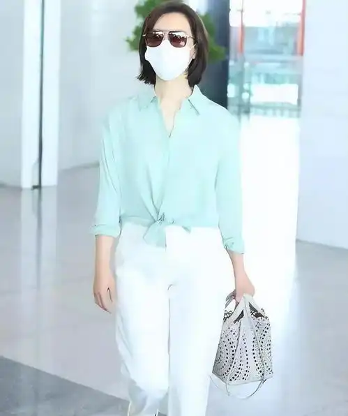 优雅精致女人如她,穿上豹纹装更显成熟韵味,陈数气质好