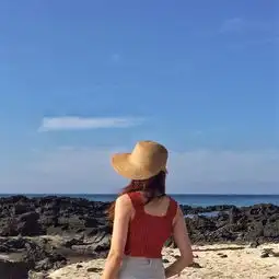 蓝天图片唯美女生头像小