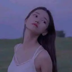 qq头像女生文字控伤感带字放下所有的偏见和执拗