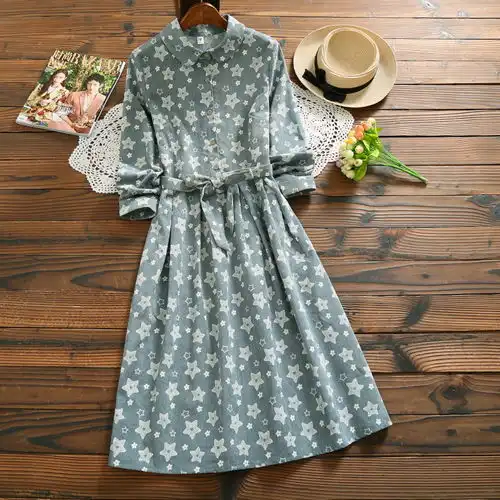 喜欢穿裙子的女人看看,新出的秋裙,时髦又显嫩,70后穿美得不得了