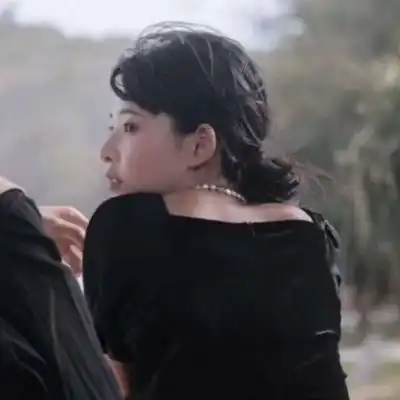 情侣头像真人一人一半配对不露脸再相逢希望我们都在更高处