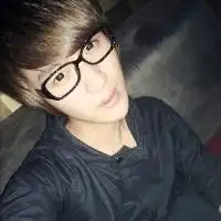 眼镜男生头像阳光干净