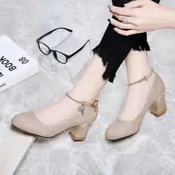 刚上架这女鞋叫猫跟鞋,早春穿,百搭有活力,焕发高级感