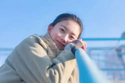 微信头像女生简约干净壁