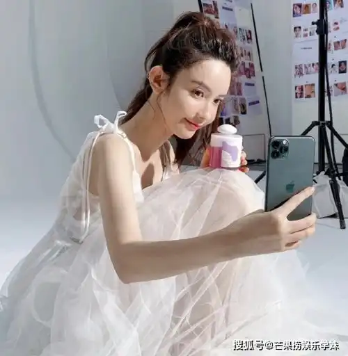 故意挑衅原配女网红张大奕炫耀吃叶酸疑怀孕,穿原配同款衣服