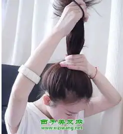 最简单的学生花苞头怎么扎