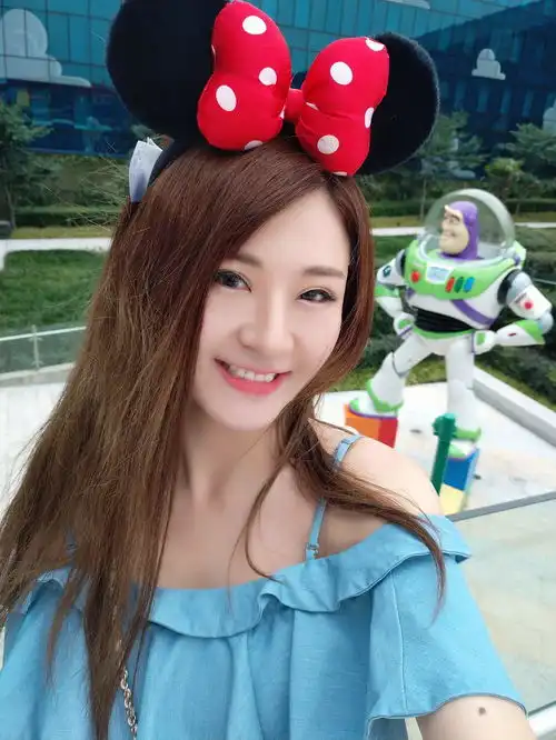 最近有没有去日本迪士尼的小伙伴最好是美女互相拍照