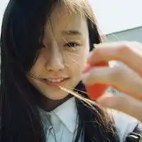 跪求这个女生的头像谢谢思密达