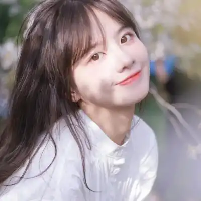 女生头像ins高级质感真人好看你知道他没那么喜欢你你却不能停止喜欢他