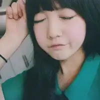 qq头像,要可爱的,最好是嘟嘴装萌的,要大图女生