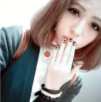 瞬间的烟火甜蜜美丽的个性女生qq头像