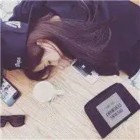女生趴着睡觉唯美头像微信头像图片大全