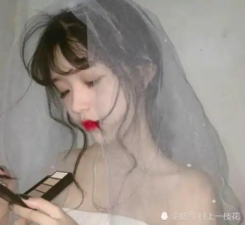 网易云热评你的眼中有星辰宇宙,胜过我见过的所有山川河流