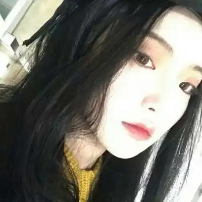 黑色高清女头像吸烟