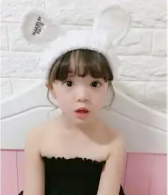 最近网上很火的女孩叫什么