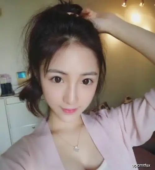瓜子脸不流行了,女生脸部有3个特征,才是00后男生最爱