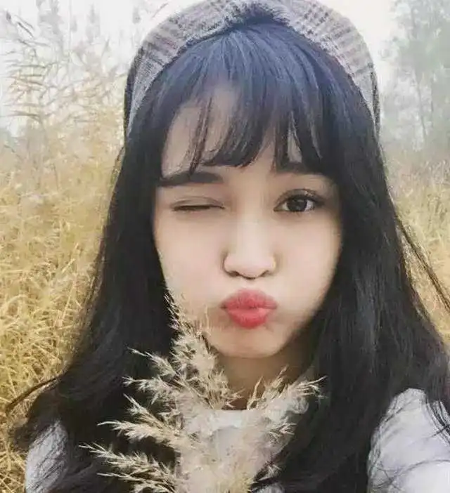 杨幂又签下一员猛将,五官精致异域风情,网友娜扎和热巴结合体