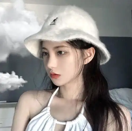 头像女生慵懒风大嘴美女