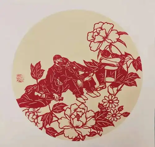 周口美女巧剪全国抗疫英姿