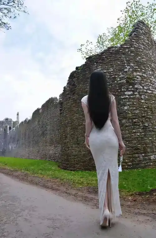 气质美女的背影