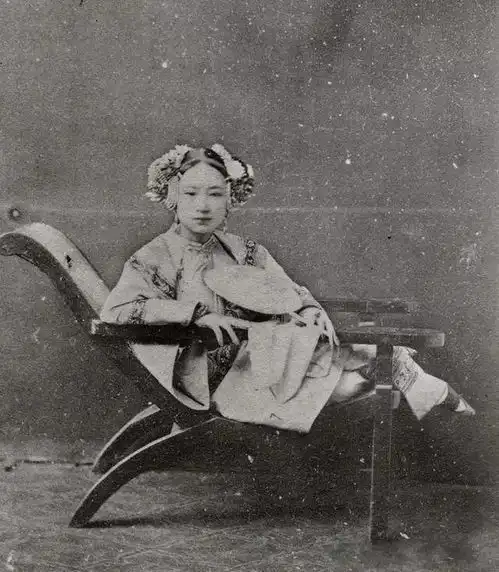 可怜的头像可爱女生杨翠