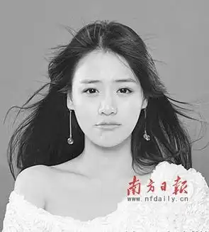 手绘黑白头像女马思纯