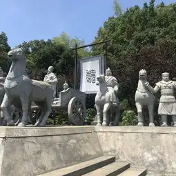 烈日下的禅佛拈花湾灵山大佛三国城