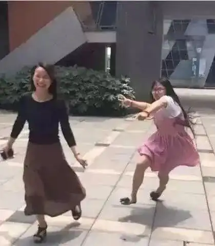 搞笑图片跳的很好,来我办公室一下