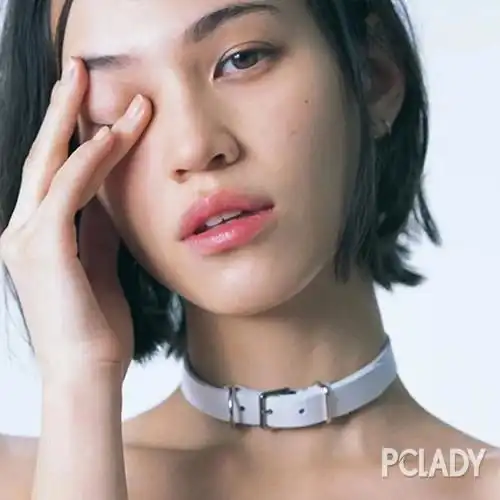 想比范冰冰的皮肤好其实加一件化妆品就ok