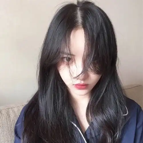 伤感头像丨在这个浮躁的社会,宁可装傻,也不要自作聪明