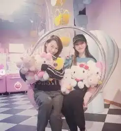 唐嫣否认怀孕后首次晒照穿小猪毛衣配平底鞋引人遐想