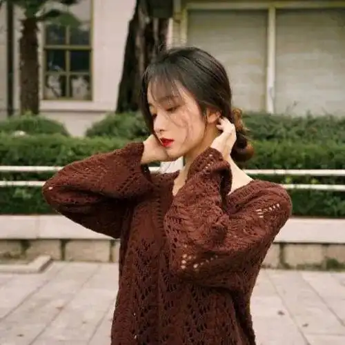 男人忍住不联系你,这些细节,却暴露了他的深情