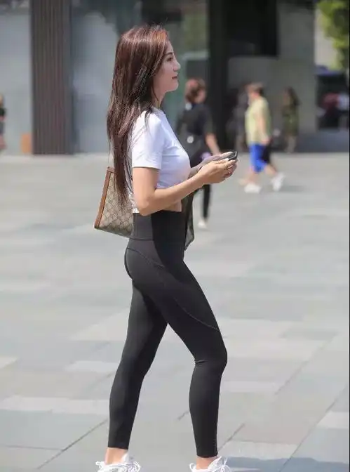 时尚摄影气质淑女优雅,甜美动人的姐姐,长得真美,微微一笑很迷人
