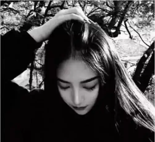 黑白女生头像头像图片美