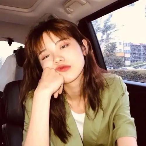 好看的微信头像女你们喜欢的真人头像,请查收