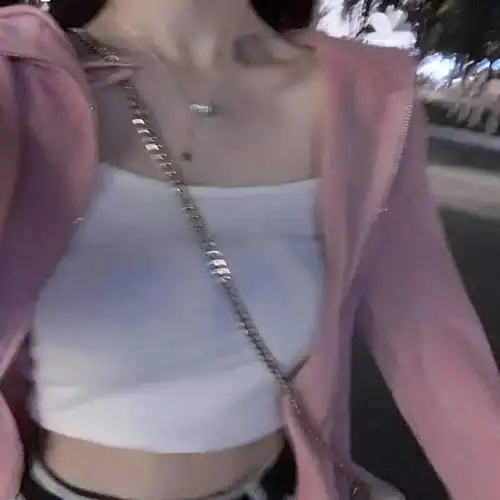 头像看我的大长腿一不小心跨了个年