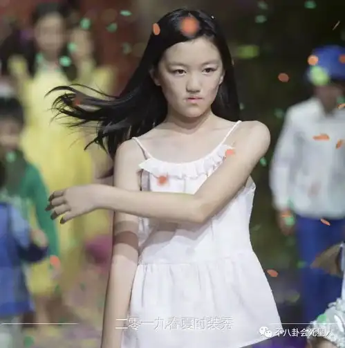 47岁李亚鹏竟在医院庆生,背后原因令人感动,李嫣与奶奶现身太温馨