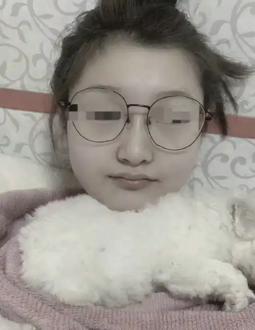 大三女生因房东拒退房租押金服毒身亡生前抢救画面曝光