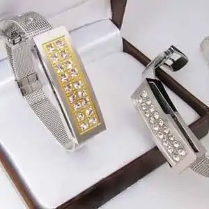 新买水晶手链怕水晶掉下来用什么胶能固定下而且不影响美观