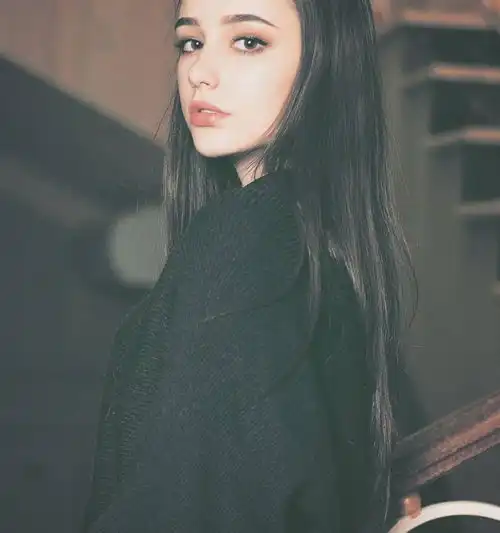 惊现俄罗斯张柏芝18岁肤白貌美大长腿美艳清纯随意切换