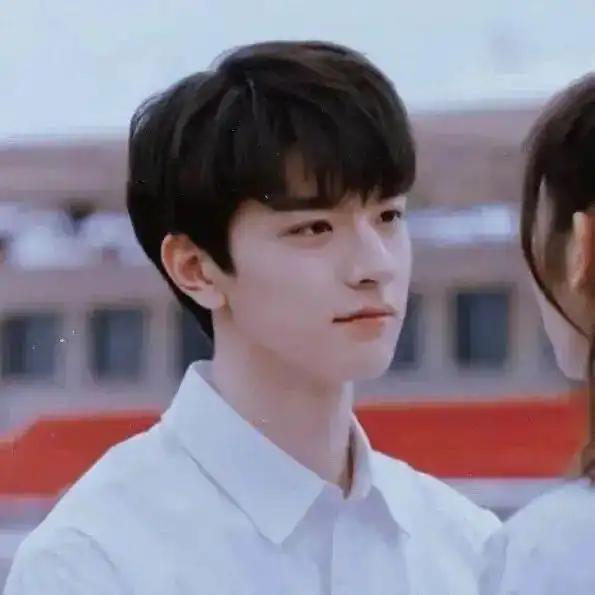 情侣头像浪漫超甜情头撩到腿软的小情话