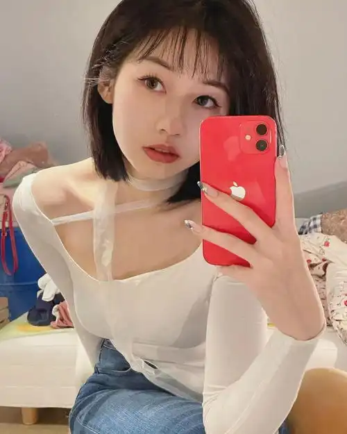 贡品全网对直男们最关心的美女太太太火辣了