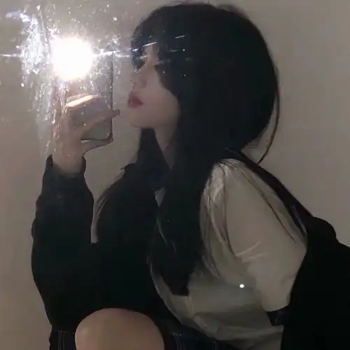 你还在这里女生头像