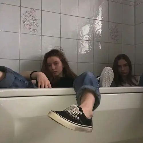 成长就是妥协和坚持的两难小清新佛系时尚欧美女生头像