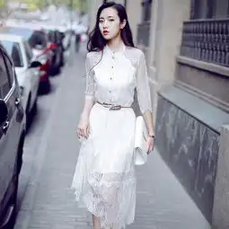 修身连衣裙的魅力,怎么穿搭都是清新女神范儿