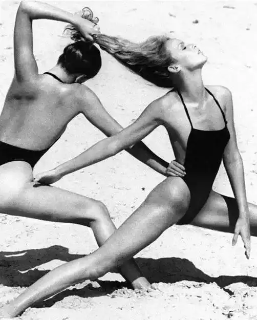 艺术工场把坏品位展现在每张照片里,这位御用摄影师确实够嚣张