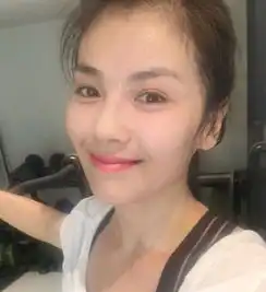 女生头像干净真人高冷刘