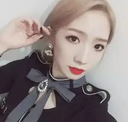 黑发女生气质头像吴宣仪