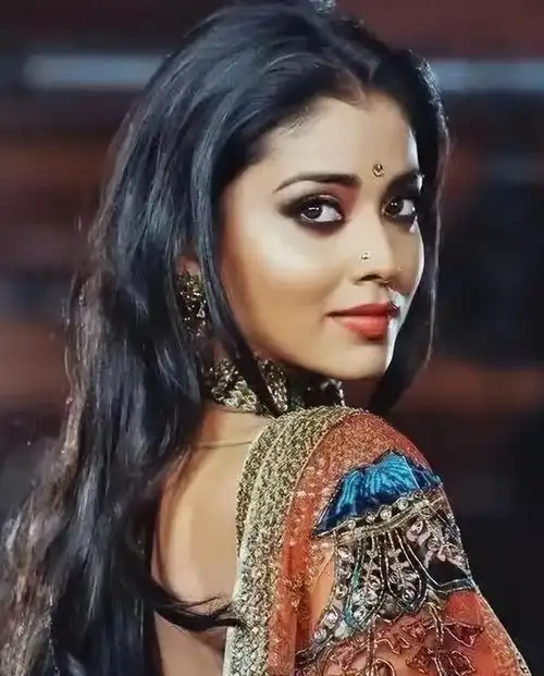 印度双胞胎姐妹一个远嫁中国,一个留在印度,4年后差距一目了然