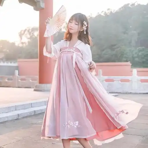 时装裙,适合春天的仙气飘飘的汉元素,一定有你喜欢的